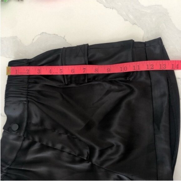 NWOT Black Satin Cuffed Cargo Shorts - Picture 6 of 8